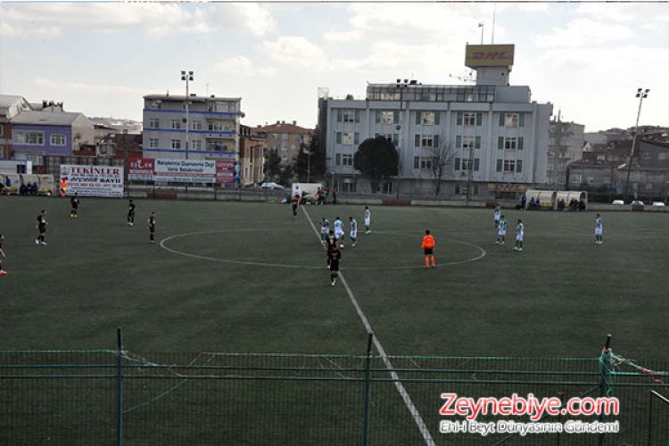 
Türkiye Bölgesel Amatör Lig 9.Grup'un 20. Hafta mücadelesinde kendi evinde Bilecik takımlarından Bozöyük Vitra Spor ile karşı karşıya gelen İfa Sporumuz Himi Cem ve Erdi?nin kaydettiği gollerle 3 puanın sahibi oldu.
