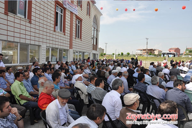 Şehitler Şahı Hz. Hüseyin (a.s) ve onun vefalı kardeşi Hz. Abbas (a.s)?ın viladetleri Tekirdağ Yeniçiftlik Hz Abbas Cami?nde kutlandı.