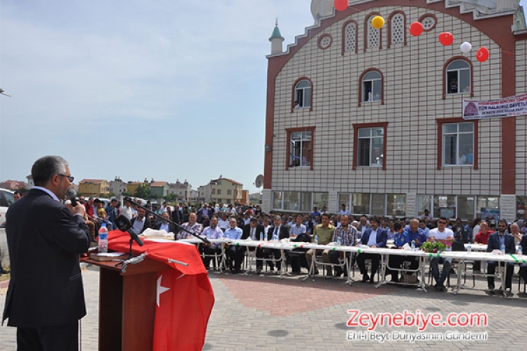 Şehitler Şahı Hz. Hüseyin (a.s) ve onun vefalı kardeşi Hz. Abbas (a.s)?ın viladetleri Tekirdağ Yeniçiftlik Hz Abbas Cami?nde kutlandı.