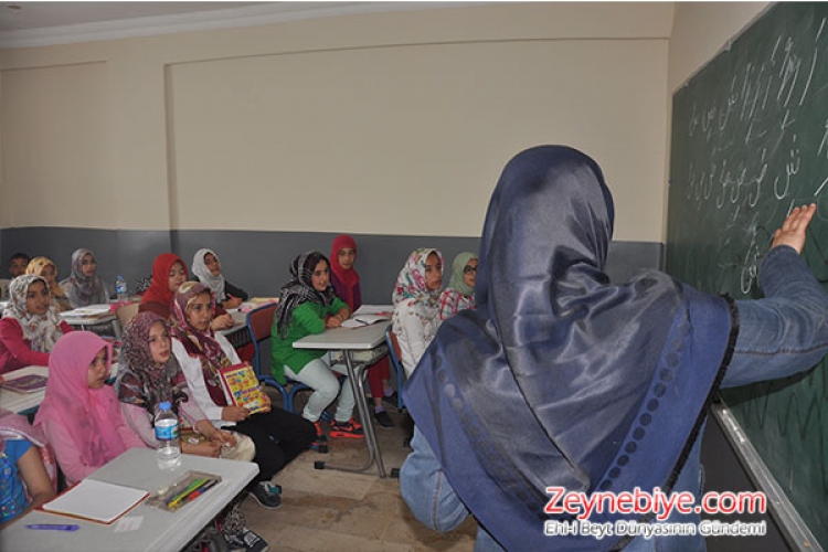 
Zehra Ana İlimler Akademisi, okulların tatil olmasıyla beraber yaz Kuran Kursu faaliyetlerini başlattı.
