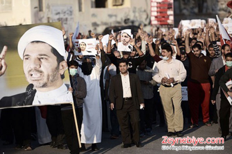 Bahreyn halkı, El-Vefak Cemiyeti Genel Sekreteri Ş.Ali Salman?ın haksız yere  tutuklanmasını kınamak için sokaklara indi. 