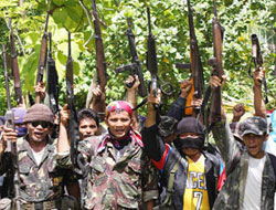 Filipinler' de Müslümanlarla Askerler Çatıştı: 27 Ölü