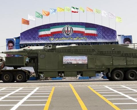 Iran's defense week begins wiş major parade