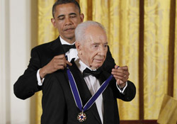 Obama'dan Peres'e: Barış Savaşçısı