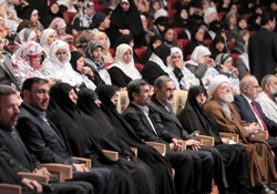 Ahmedinejad: Tüm İsyanlar İsrail'i Hedef Almalı