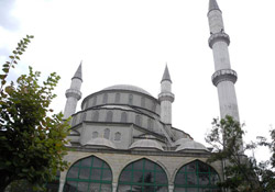 Bahçelievler Merkez Mehdiye Camii