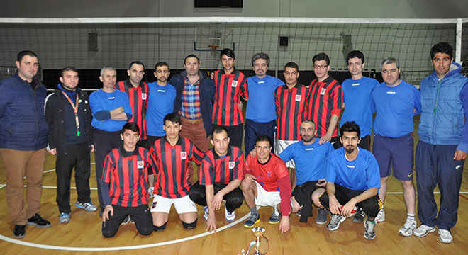 İfa Spor Voleybol Turnuvasının Şampiyonu: Medizeyn (Foto)