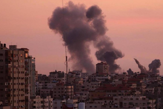 Siyonist İsrail Ordusu Gazze'ye Saldırdı