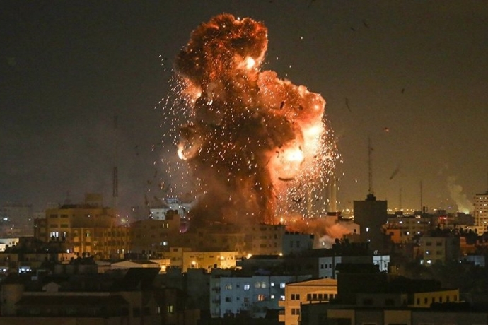 İsrail, Gazze'deki El Aksa Televizyonunu Vurdu 