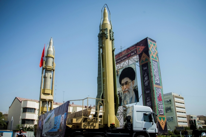 İran Devrim Muhafızları'ndan ABD'ye: Üsleriniz Ve Uçak Gemileriniz İran Füzelerinin Menzilinde 