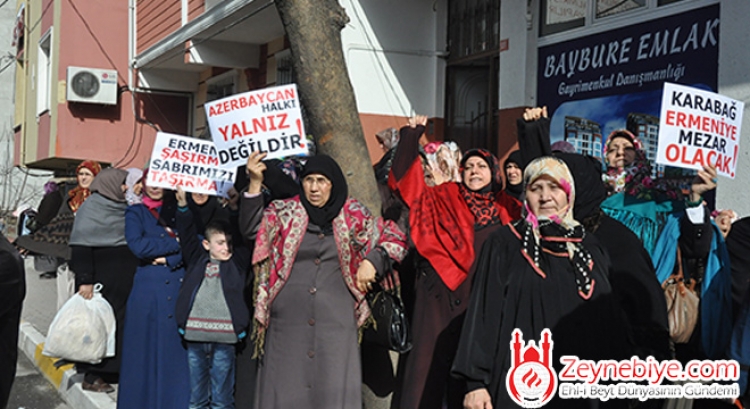 İşgal altındaki Karabağ?da annelerinin mezarını ziyarete giden üç kişiden birinin öldürülmesi, iki kişinin ise hapisle cezalandırılması, Cuma namazı sonrası Halkalı Zeynebiye'de protesto edildi, basın açıklaması yapıldı.