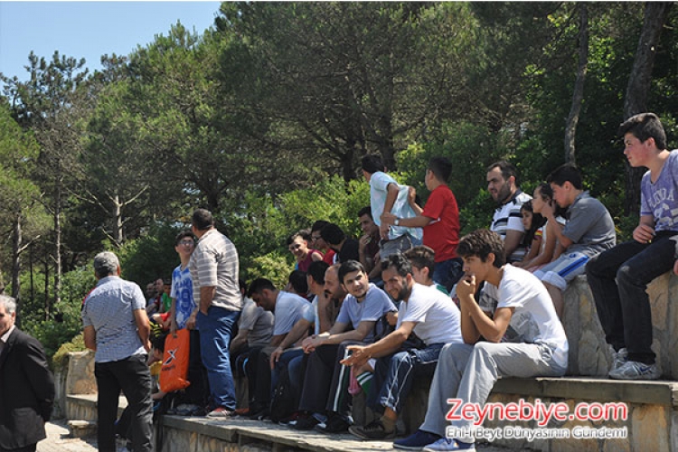 Zeynebiye Hareketi Gençlik Platformu?nun örnek çalışmalara imza atan, başarılı çalışma ekibi 	Hz. Abbas Destesi geleneksel hale gelen piknik etkinliğini  İstanbul'un çeşitli bölgelerinden  katılan yüzlerce Ehlibeyt genci birlikte gerçekleştirdi.