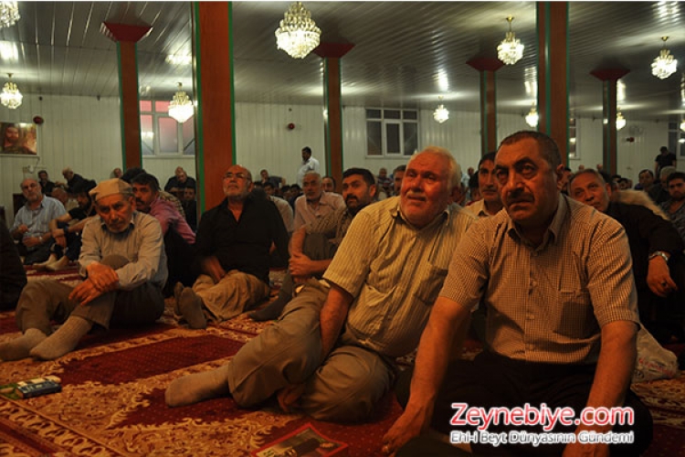 Muhtemel Kadir Gecelerinde Zeynebiye Camii'ne akın eden Ehlibeyt dostları camiye sığmadı. Hz. Ali (as)'ın şehadeti dolayısıyla okunan mersiye ve sinezenlerle, sabah namazına dek süren manevi atmosfere bürünürek geceyi ihya ettiler.