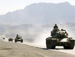 Irak Sınırına Tank Sevkiyatı Sürüyor