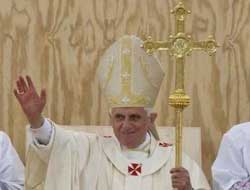 Papa, Yahudilerden Özür Diledi