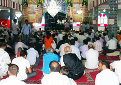 İmam Ali(a.s.)'ın Viladeti İmam Ali Camii'nde Kutlandı (Foto/Haber)