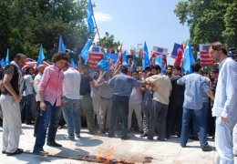 Çin Zülmü İstanbul'da Protesto Edildi