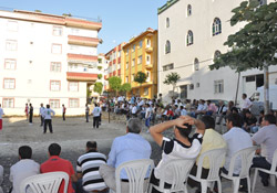 Bağcılar'da Voleybol Coşkusu (Foto)