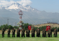 Sınır Profesyonel Orduya Emanet