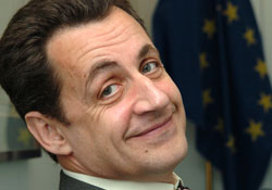 Sarkozy: İran'a Saldırabiliriz!