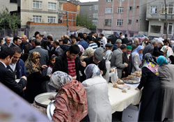 Zehra Ana'dan Eğitime Destek Kermesi (Foto)