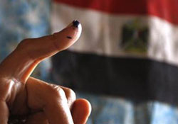 Mısır'da Gergin Seçim