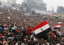 Tahrir'den Askere Gözdağı