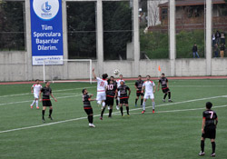 Şahinler Fırtına Gibi Esti 2-0 (Foto)