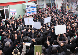 Zeynebiye'de Sahabeye Saygısızlığa Protesto