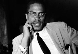 Malcolm X, 49 Yıl Önce Katledildi
