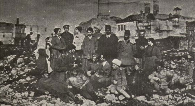    Azerbaycanlı Tarihçiler Ermeni Zulmünü Belgelerle Kanıtladı (Foto)