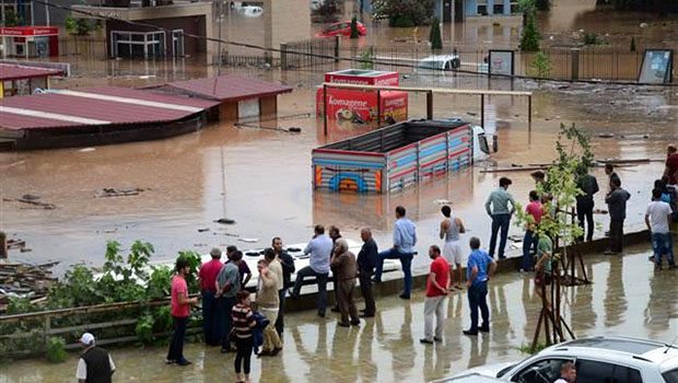 Artvin'de Sel Felaketi: 8 Kişi Hayatını Kaybetti 