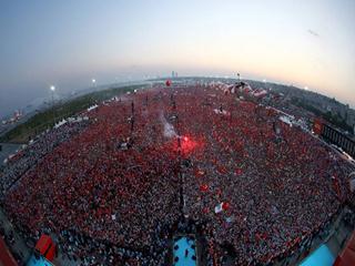 Milyonlar Yenikapı'ya Akın Etti