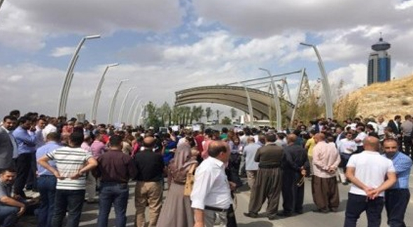 Süleymaniye'de Barzani'ye Protesto