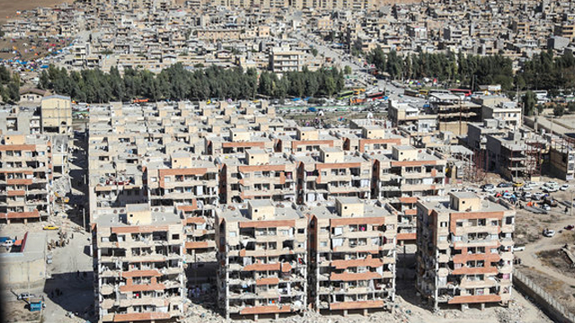 İran'daki Deprem Sonrası Hasardan Kareler (FOTO)