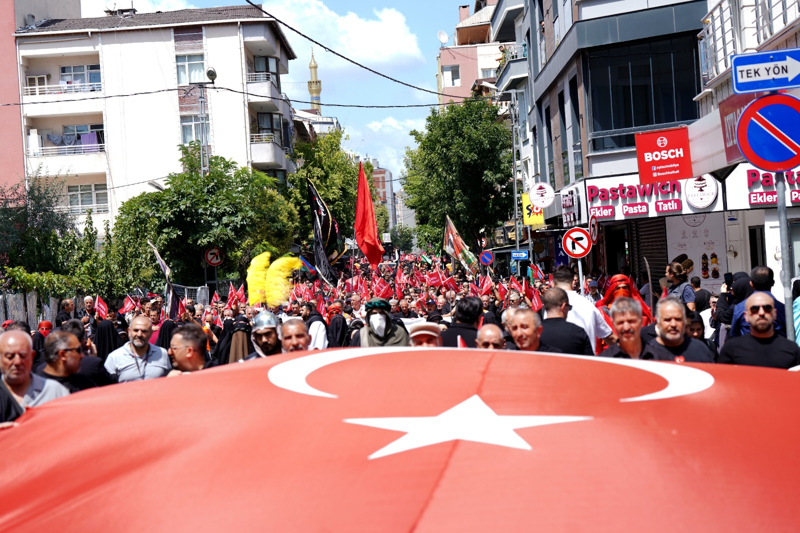 On Binler Halkalı'da Erbain Merasimi’ne Katıldı